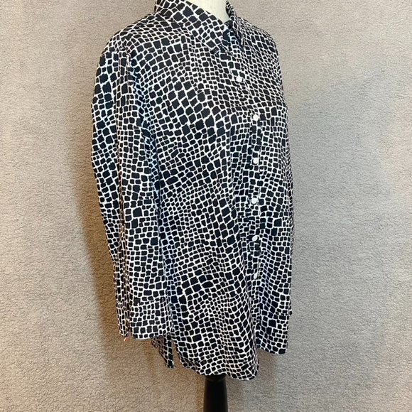 Orvis Wrinkle Resistant Button Up Blouse Black & White Print Size 18 - Picture 2 of 14